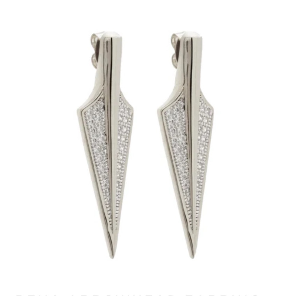 nOIr Bena Silver Arrowhead Earrings
